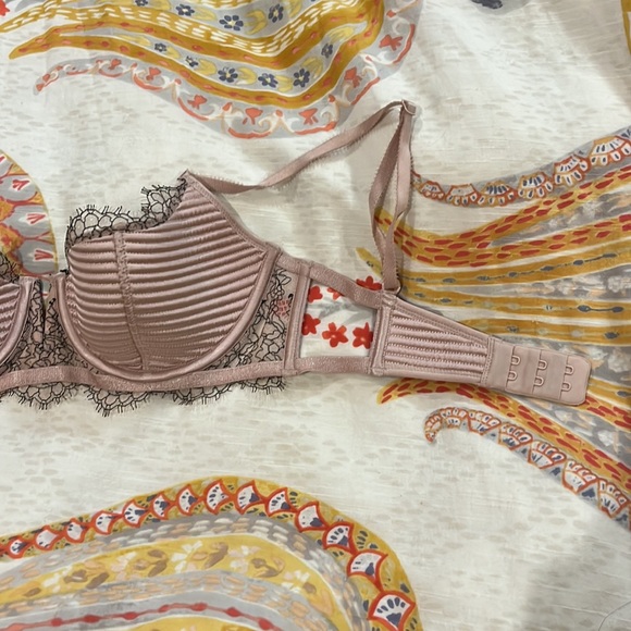 Victoria’s Secret Pink Ribbed Dream Angels Balconet Bra 32D - Picture 4 of 8